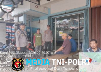 Gencar Laksanakan Patroli Siang Hari Samapta Polsek Menyuke Beri Imbauan Kamtibmas Kepada Warga