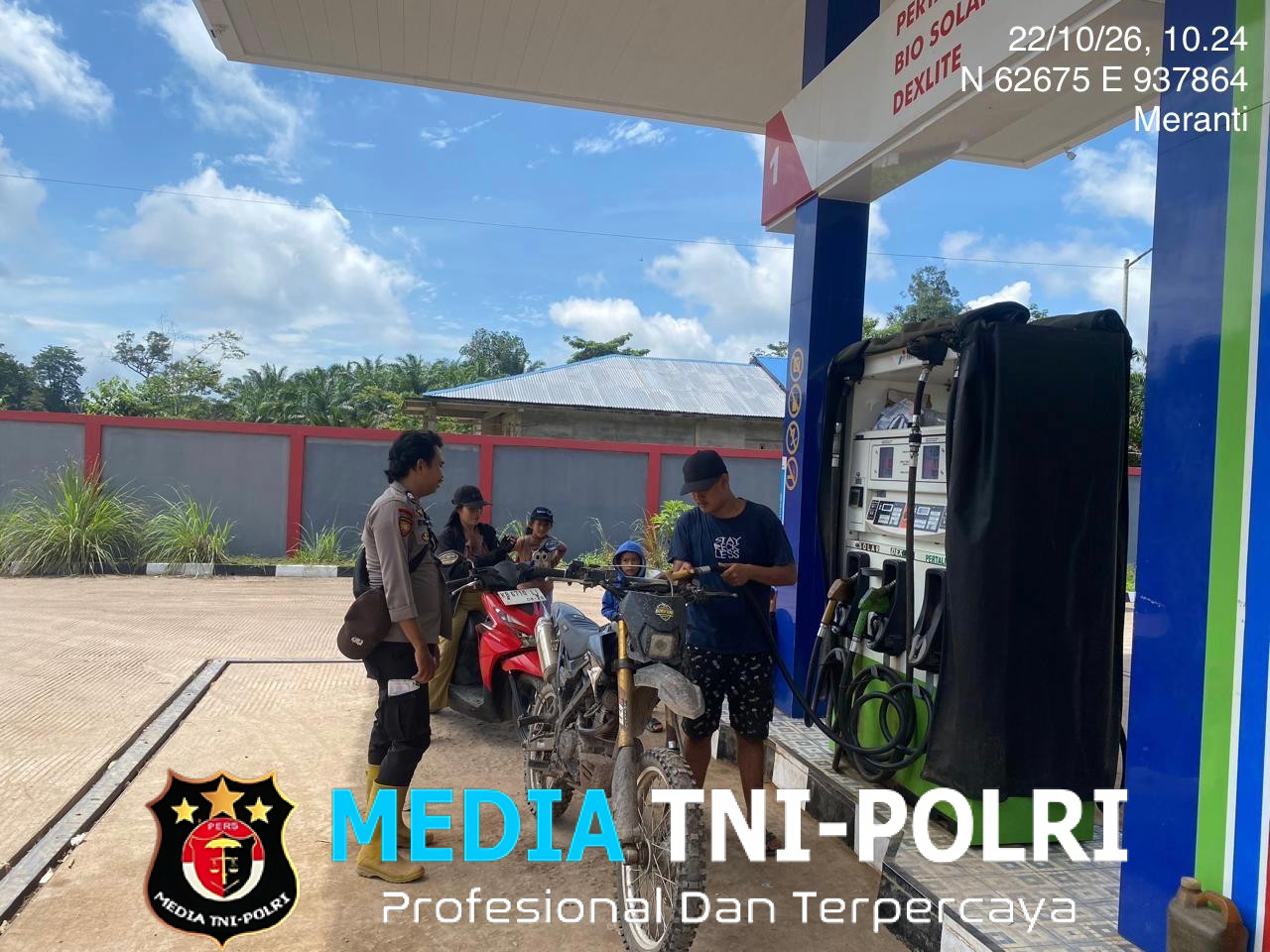 Cegah Gangguan Kamtibmas, Polsek Meranti Sambangi SPBU Saat Patroli Siang, Warga Diimbau Waspada