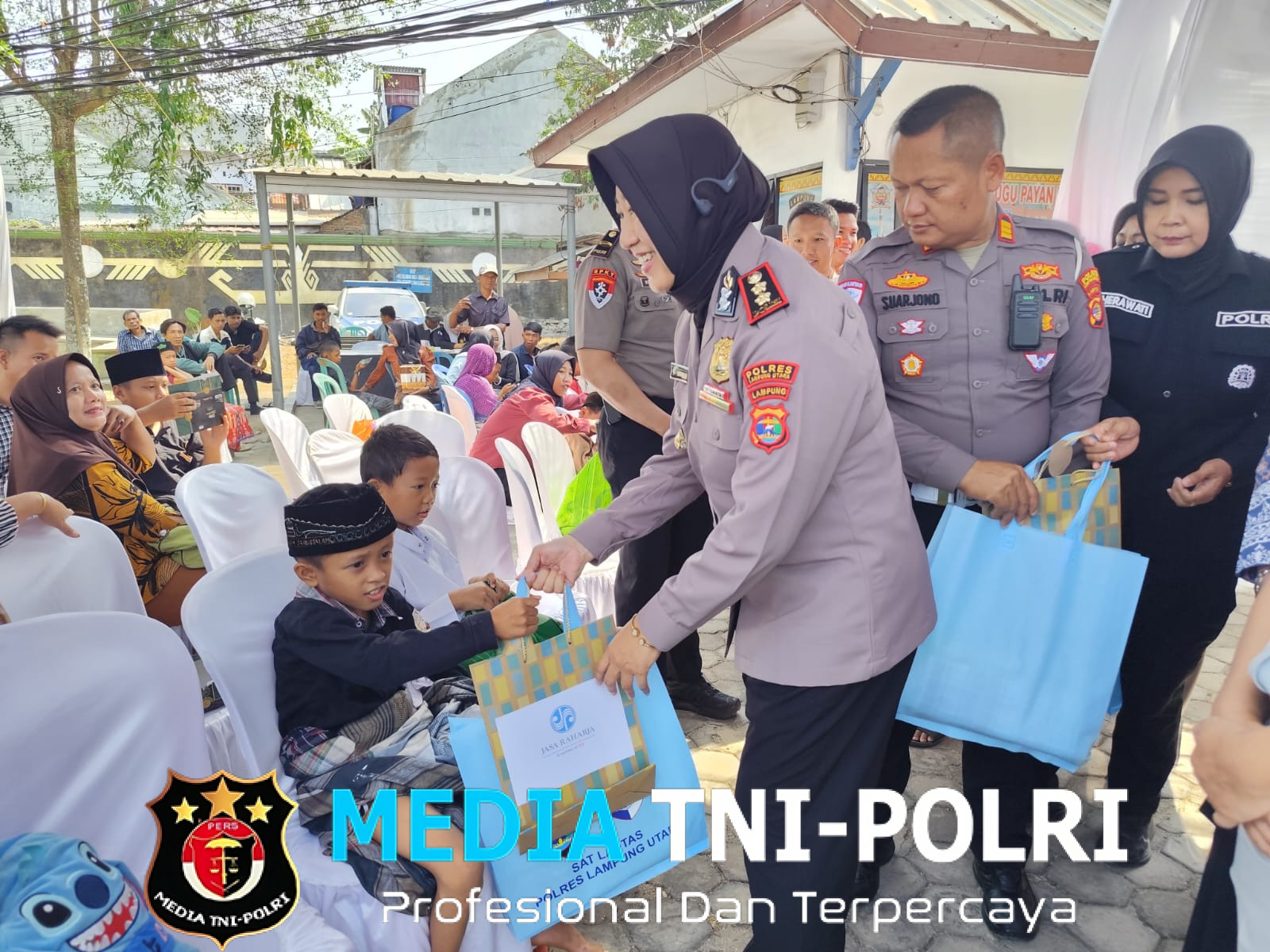 Polisi Hadir di Tengah Masyarakat, Polres Lampung Utara Gelar Bakti Kesehatan Sunat Gratis di Tugu Payan Mas