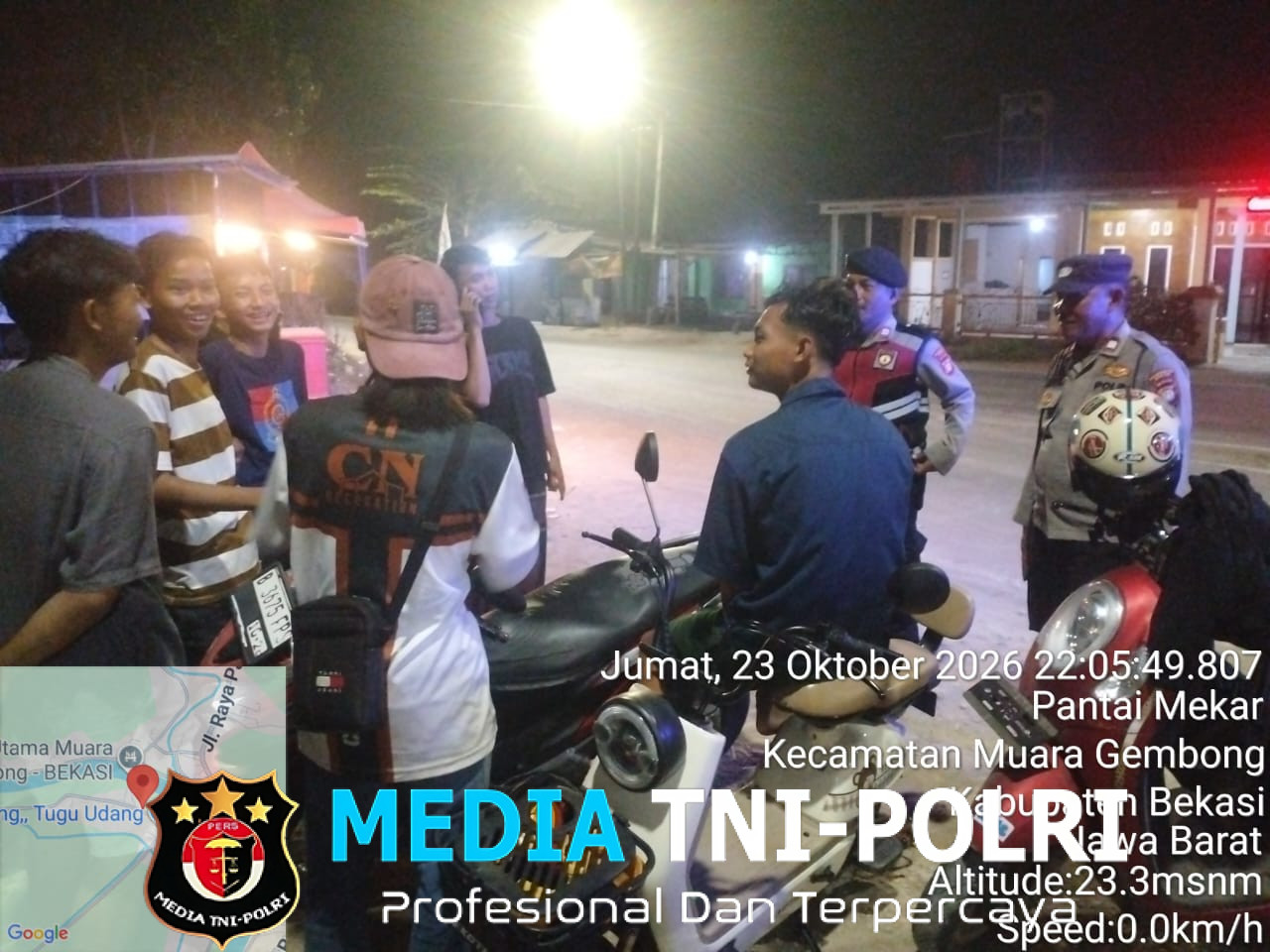 Patroli Biru Polsek Muaragembong Antisipasi 3C, Tawuran dan Kejahatan Jalanan