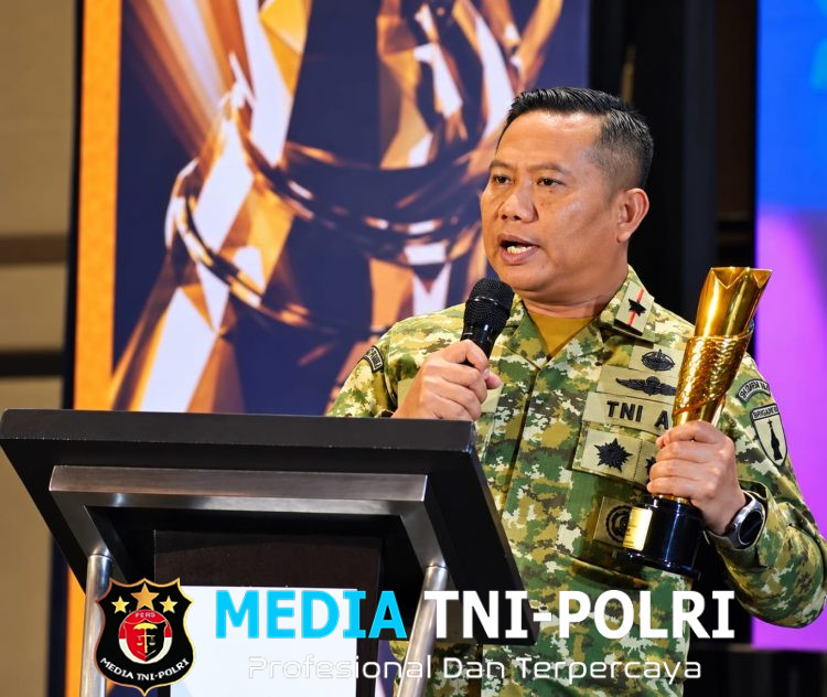 Bersama Pengusaha Mancanegara, Brigjen TNI Kohir Raih Leadership Awards 2026