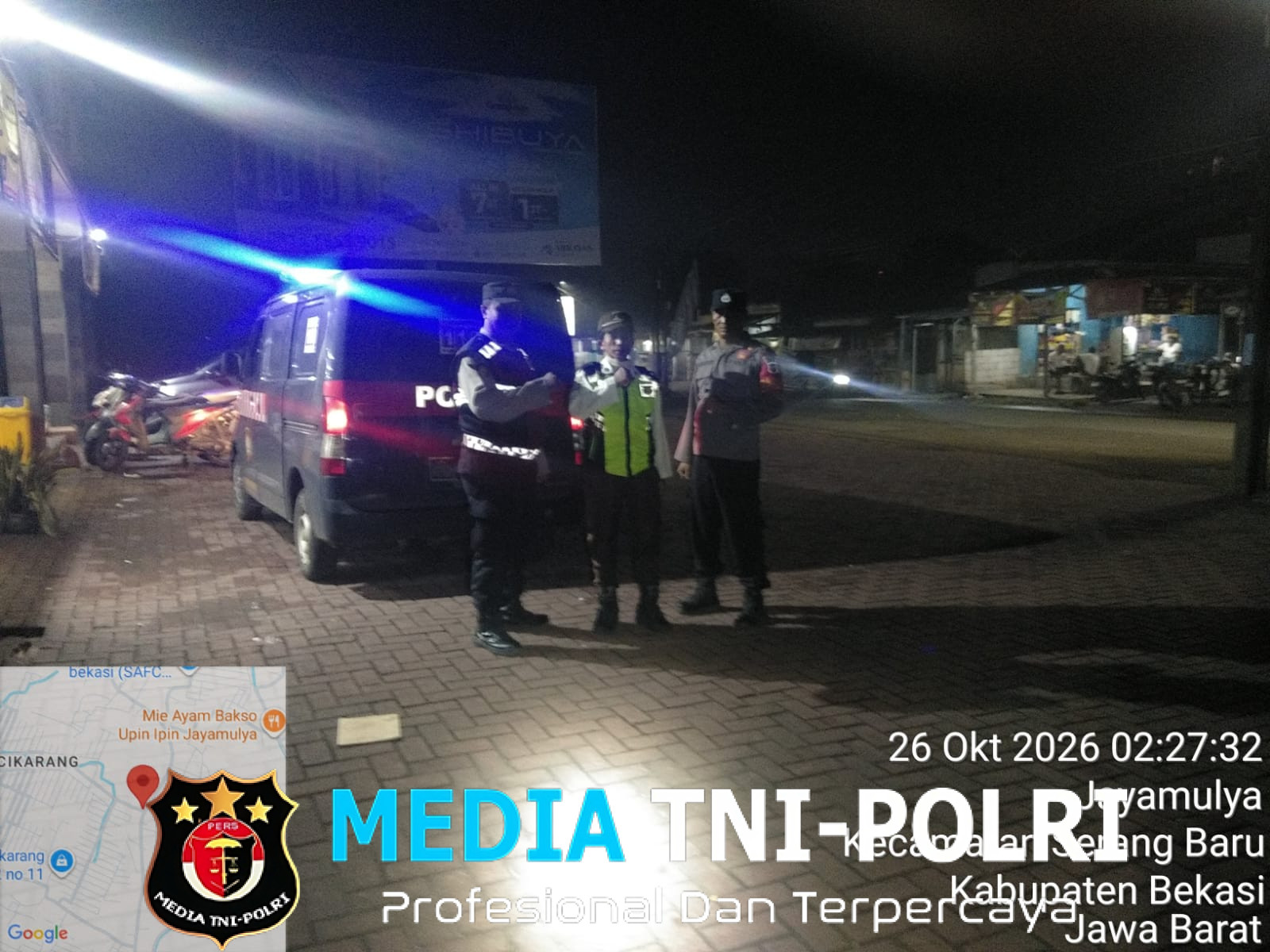Patroli Biru Dini Hari, Polsek Serang Baru Tingkatkan Pengawasan dan Ajak Warga Perkuat Keamanan Lingkungan
