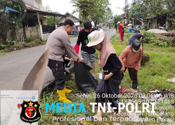 Green Policing, Polsek Tambelang Bersama Warga Sukarapih Kerja Bakti Bersihkan Lingkungan