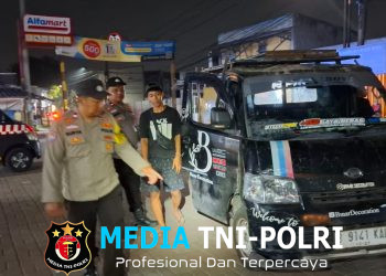 Antisipasi Aksi Kejahatan Jalanan dan Geng Motor, Polsek Serang Baru Gelar Razia OKJ di Jalan Kampung Ceper