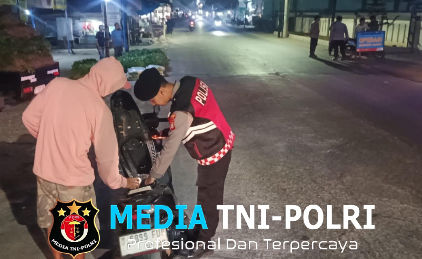 Tekan Potensi Kejahatan Malam, Polsek Babelan Gelar Operasi Kejahatan Jalanan di Jalan Raya Pasar Babelan