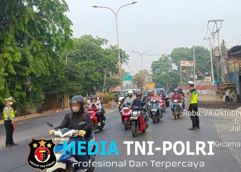 Kelancaran Arus Lalu Lintas Pagi Hari, Personel Polsek Kedungwaringin Gelar Gatur Lalin di Pertigaan Bubun Jalan Raya Pantura