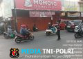 Berikan Pelayanan Pagi Hari, Personel Polsek Babelan Gelar Gatur Lalin di Pertigaan Jembatan Besi