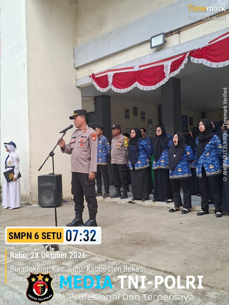 Edukasi Pelajar SMPN 6 Satap Setu, Wakapolsek Setu Gelar Program Police Go to School di Desa Burangkeng