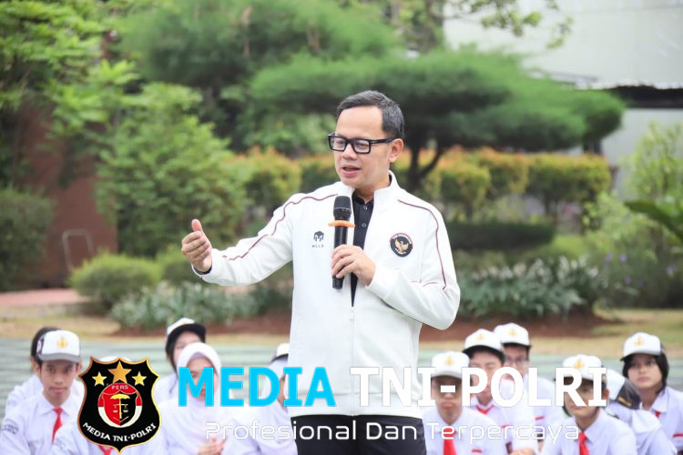 Peringati Hari Sumpah Pemuda, Wamendagri Bima Arya Ajak Siswa SMAN Unggulan M.H. Thamrin Siapkan Indonesia Emas 2045