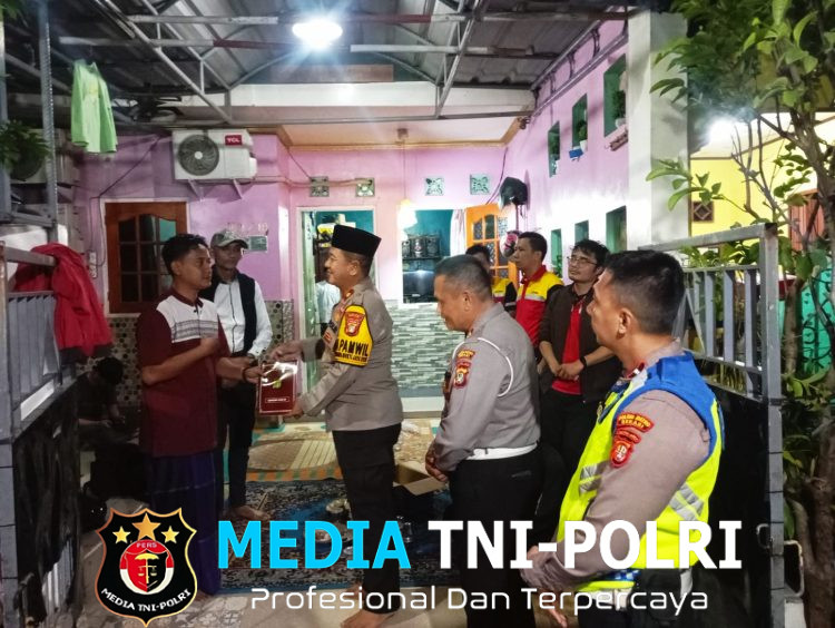 Bentuk Rasa Empati, Kapolsek Babelan bertakziah ke Rumah Duka Korban Kecelakaan Lalu Lintas