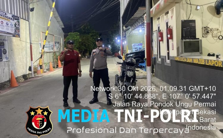 Urai Kepadatan Pagi Hari, Wakapolsek Setu Pimpin Pengaturan Lalu Lintas di Pertigaan Lapangan Setu