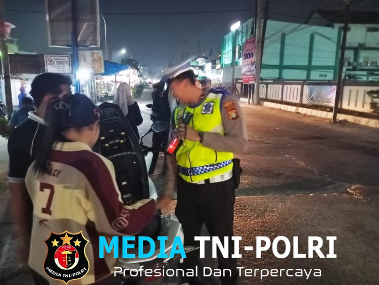 Antisipasi Kejahatan Jalanan dan 3C, Polsek Babelan Gelar Operasi Kejahatan Jalanan di Jalan Raya Pasar Babelan
