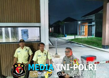 Perkuat Keamanan Swakarsa dan Ajak Warga Bersatu Pasca-Pilkades, Bhabinkamtibmas Polsek Babelan Gelar Binsiskamling di Perumahan Panjibuwono