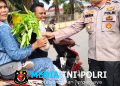 Jumat Berkah, Polsek Tumijajar Bagikan Hasil Panen Sawah Kolam Biosaka, Wujudkan Kedaulatan Pangan